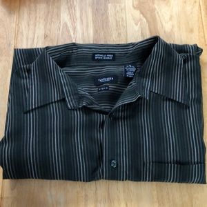 Men’s long sleeve shirt